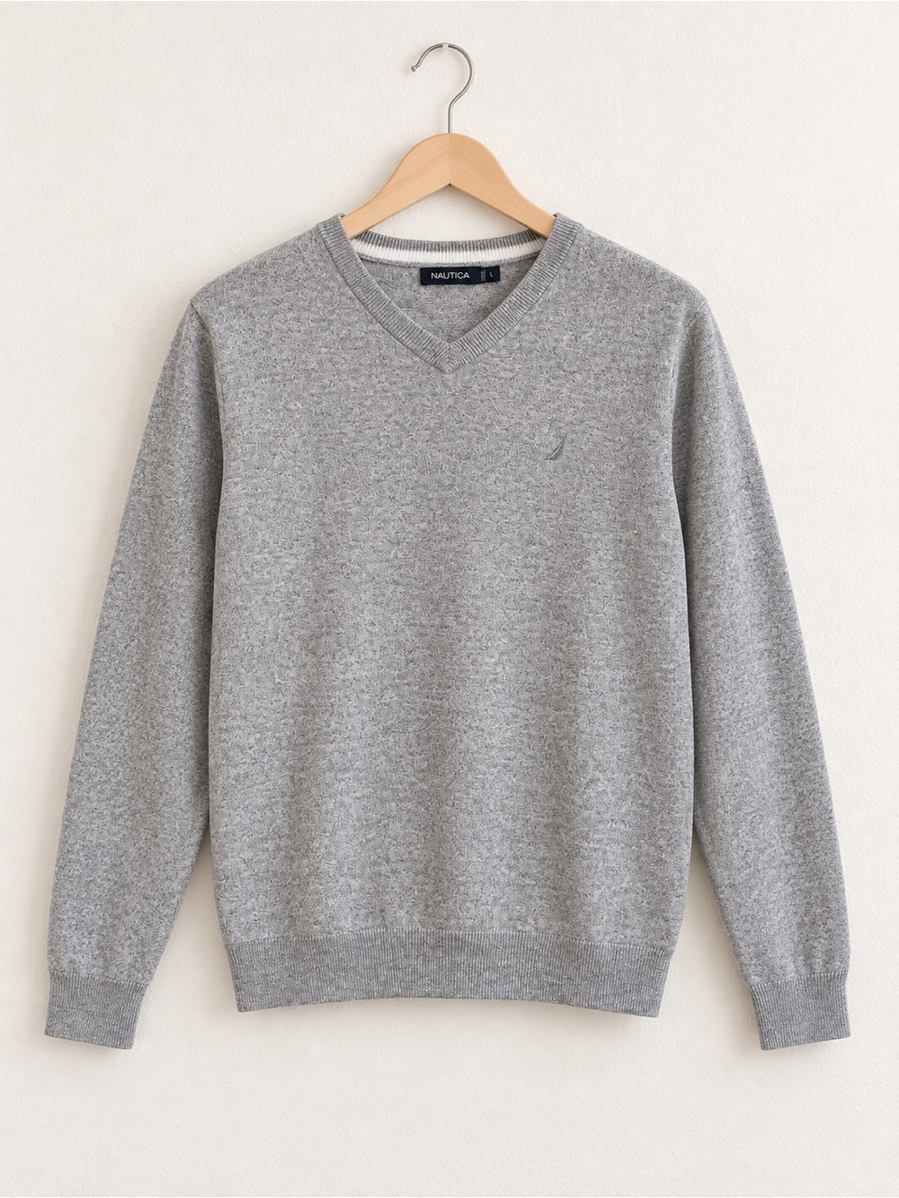 Nautica Men’s Gray V-Neck Sweater Size Large Embroidered Sailboat Logo